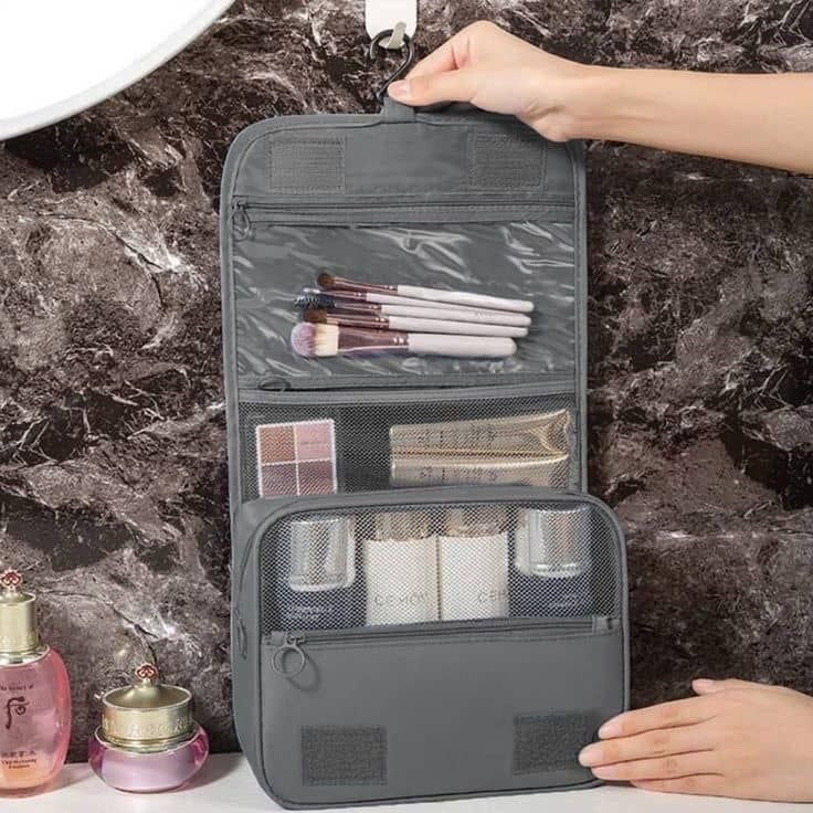 کیف ارایشی مسافرتی وارداتی موجود در دو رنگ
